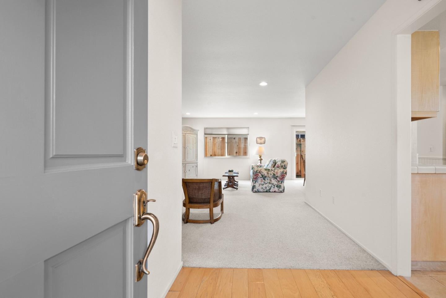 Detail Gallery Image 8 of 52 For 535 Joyce Dr, Watsonville,  CA 95076 - 2 Beds | 2 Baths