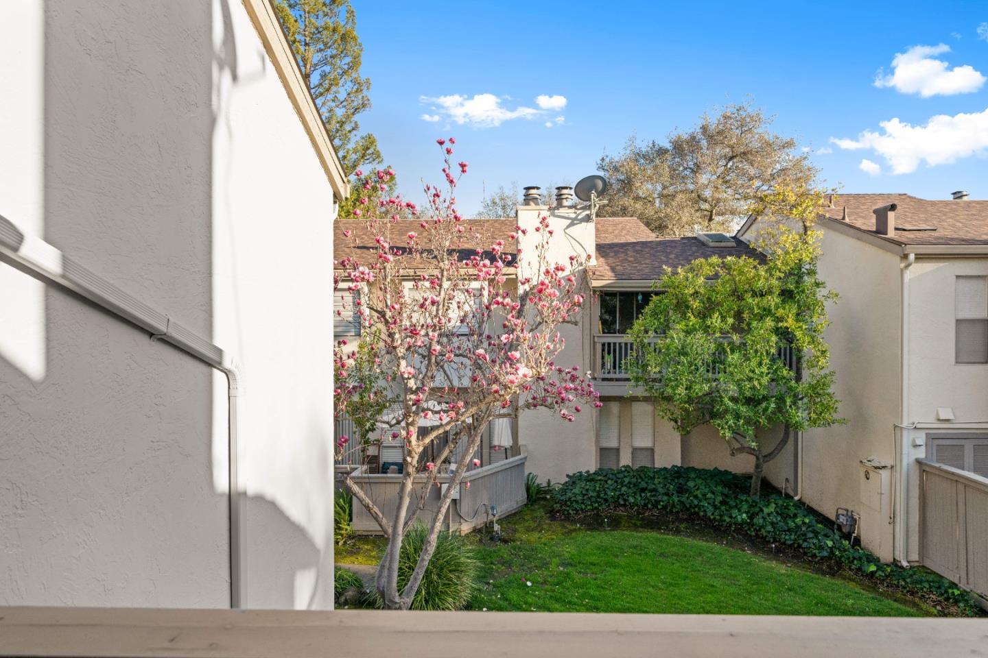 Detail Gallery Image 23 of 45 For 19224 Vineyard, Saratoga,  CA 95070 - 2 Beds | 1/1 Baths