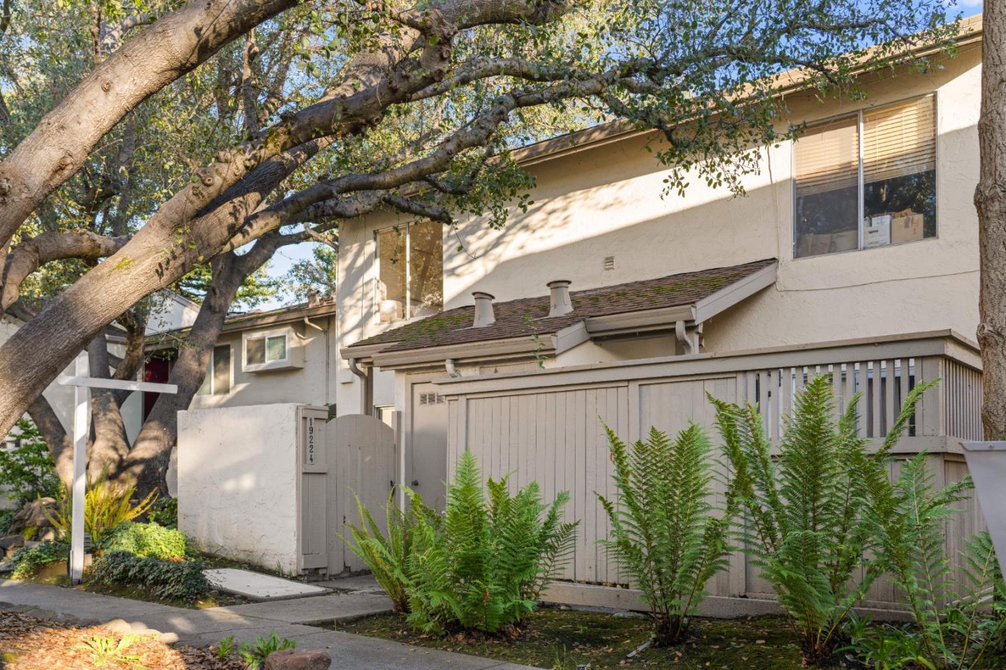 Detail Gallery Image 3 of 45 For 19224 Vineyard, Saratoga,  CA 95070 - 2 Beds | 1/1 Baths