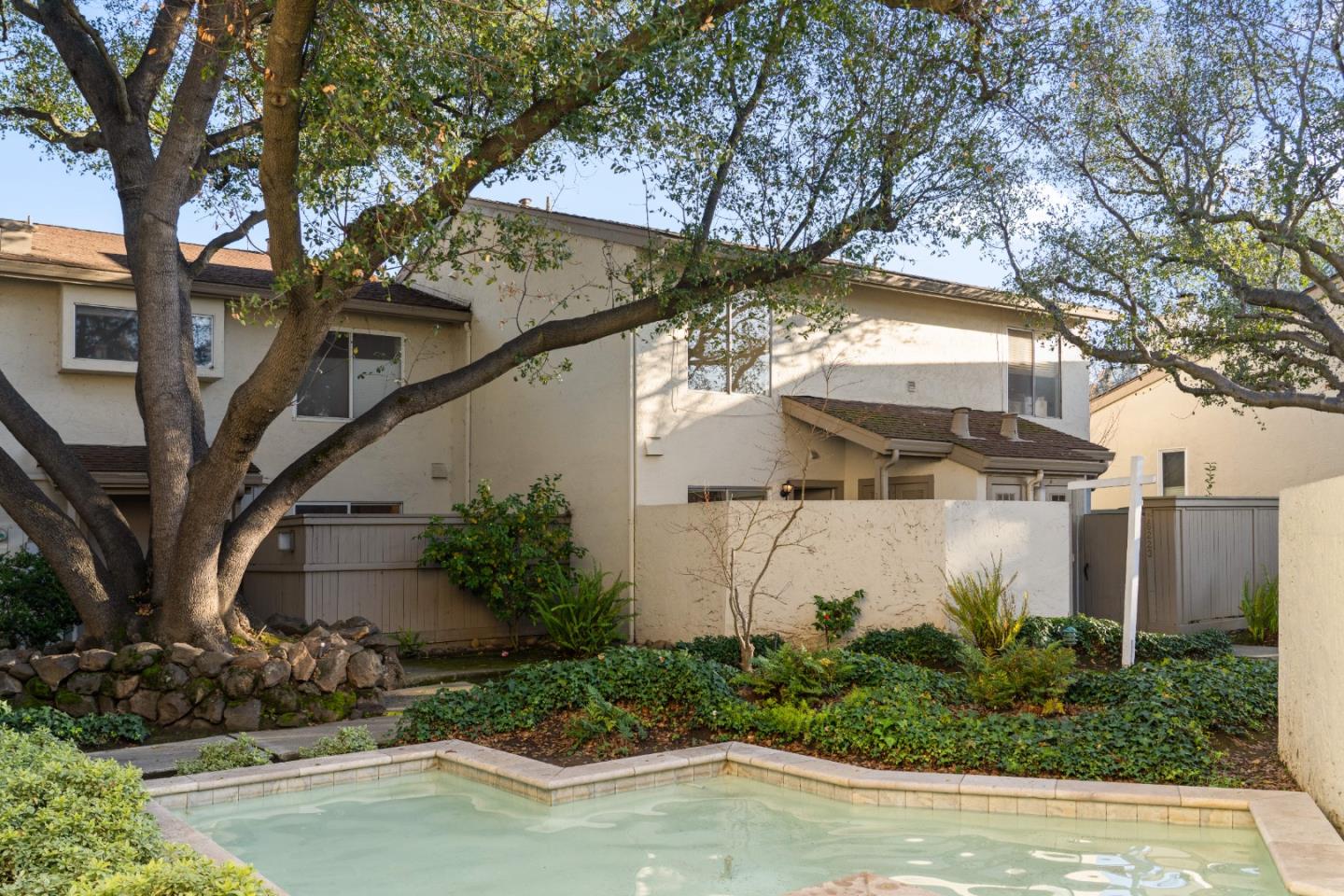 Detail Gallery Image 4 of 45 For 19224 Vineyard, Saratoga,  CA 95070 - 2 Beds | 1/1 Baths