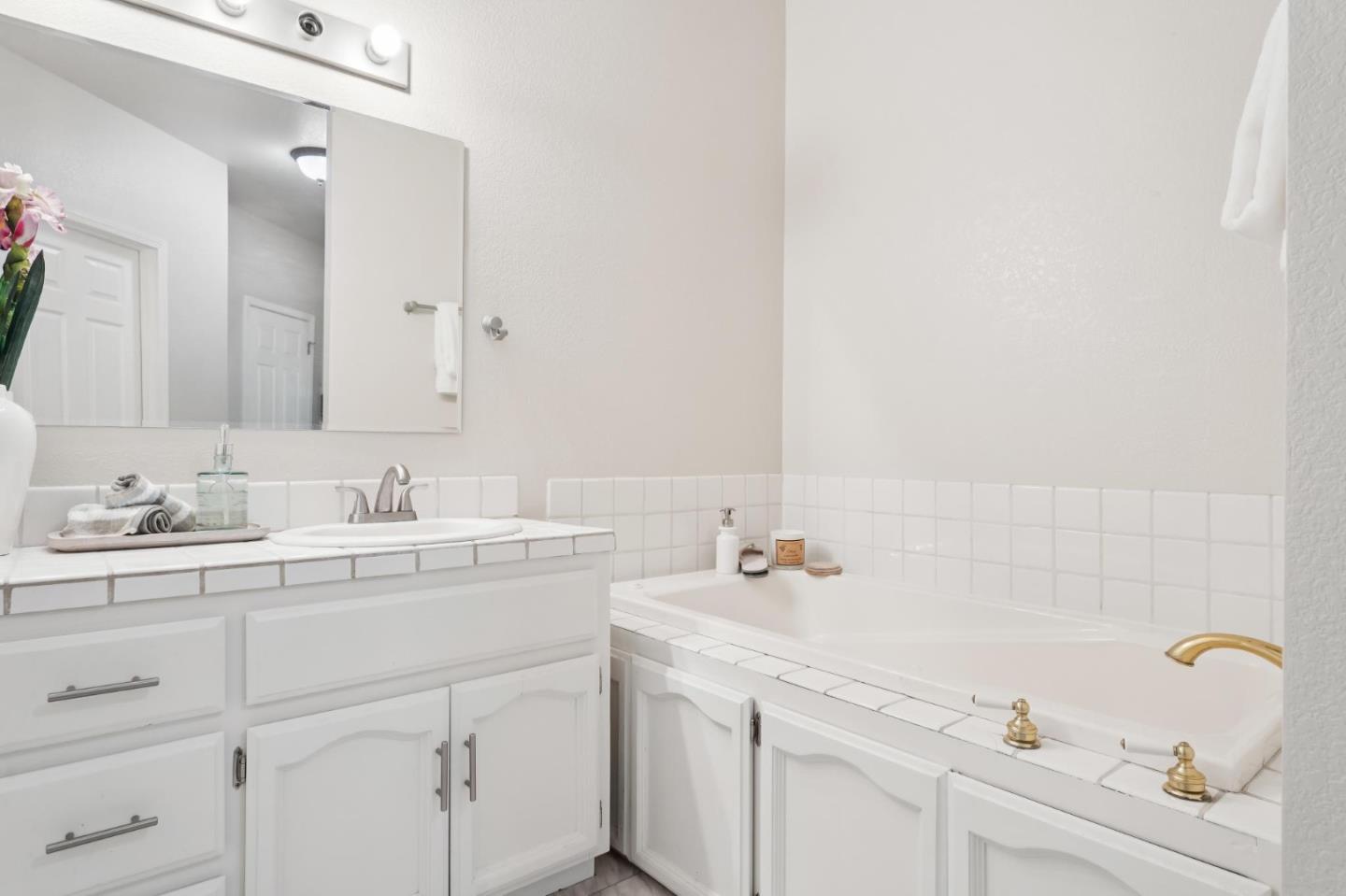 Detail Gallery Image 42 of 70 For 1333 Downieville Dr, El Dorado Hills,  CA 95762 - 4 Beds | 3 Baths