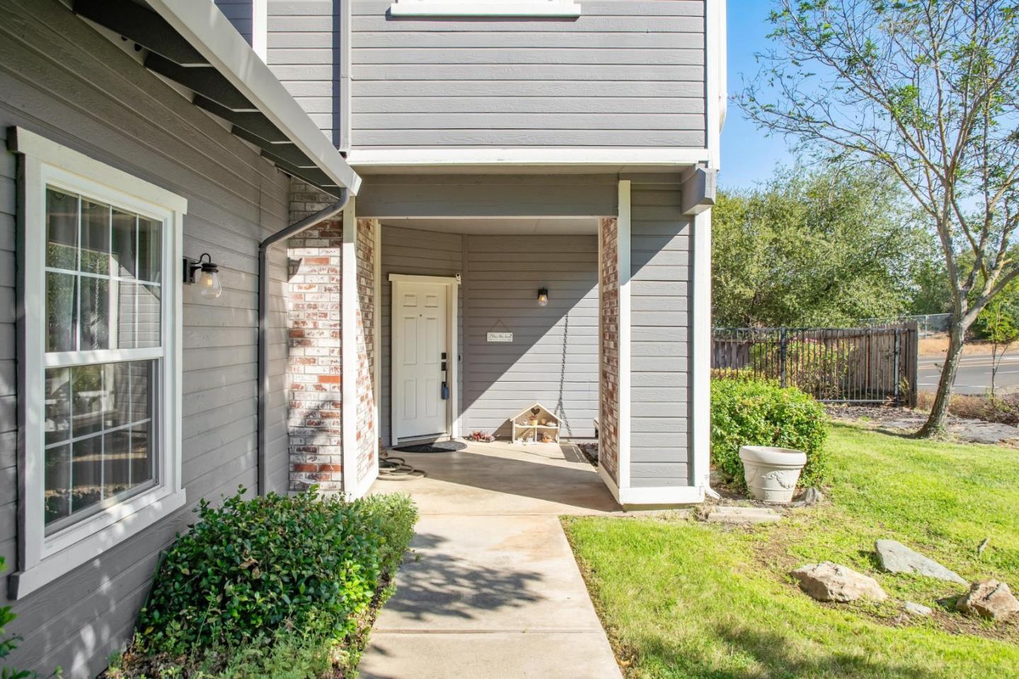 Detail Gallery Image 6 of 70 For 1333 Downieville Dr, El Dorado Hills,  CA 95762 - 4 Beds | 3 Baths