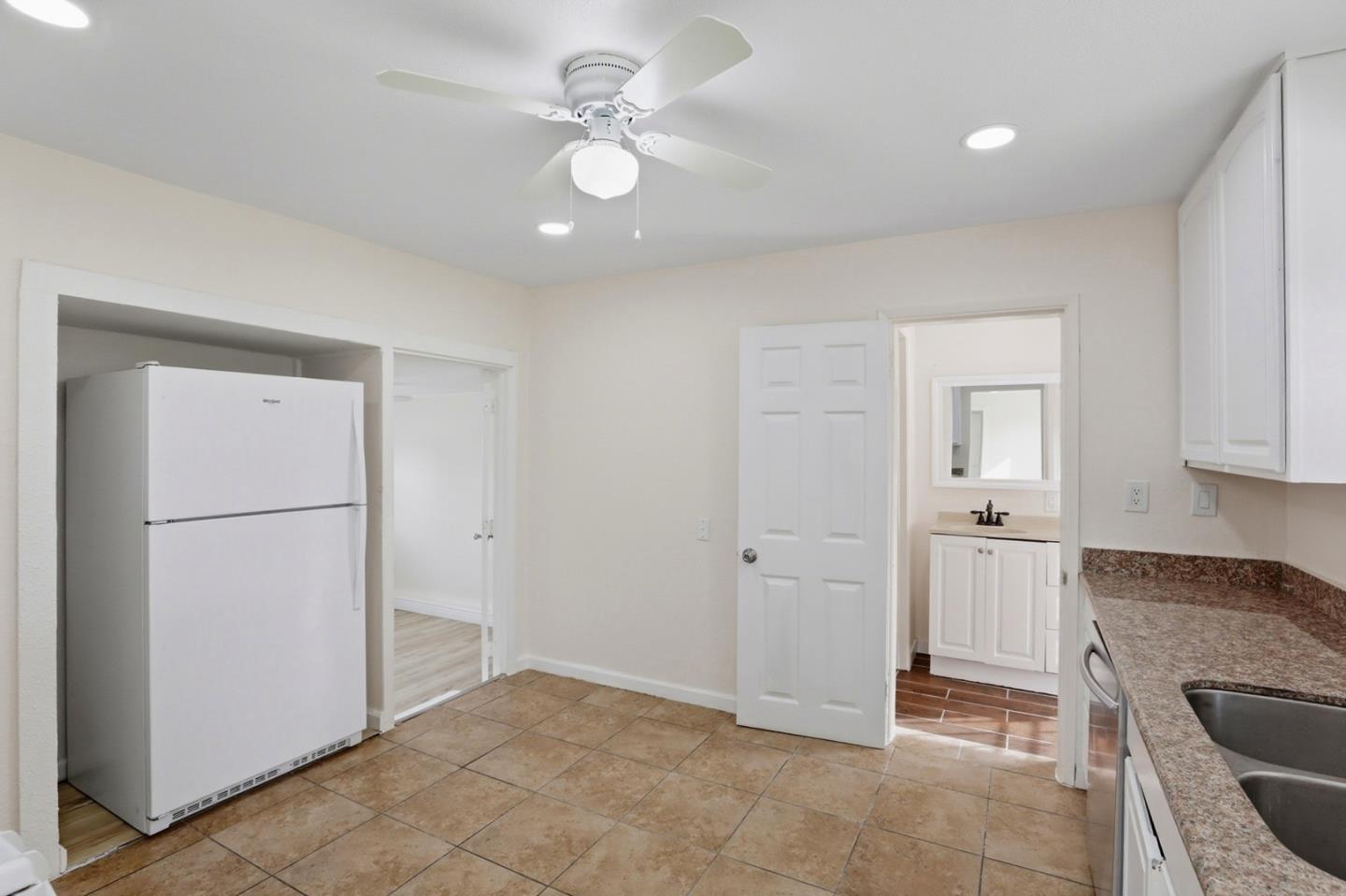 Detail Gallery Image 12 of 32 For 3712 42nd Ave, Sacramento,  CA 95824 - 3 Beds | 1 Baths