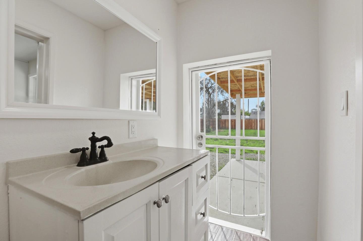 Detail Gallery Image 26 of 32 For 3712 42nd Ave, Sacramento,  CA 95824 - 3 Beds | 1 Baths