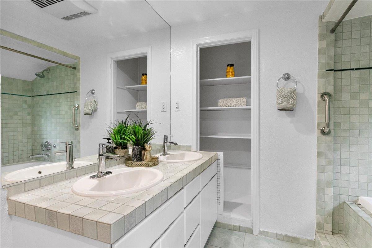 Detail Gallery Image 23 of 67 For 726 Hillcrest Dr, Redwood City,  CA 94062 - 4 Beds | 2/1 Baths