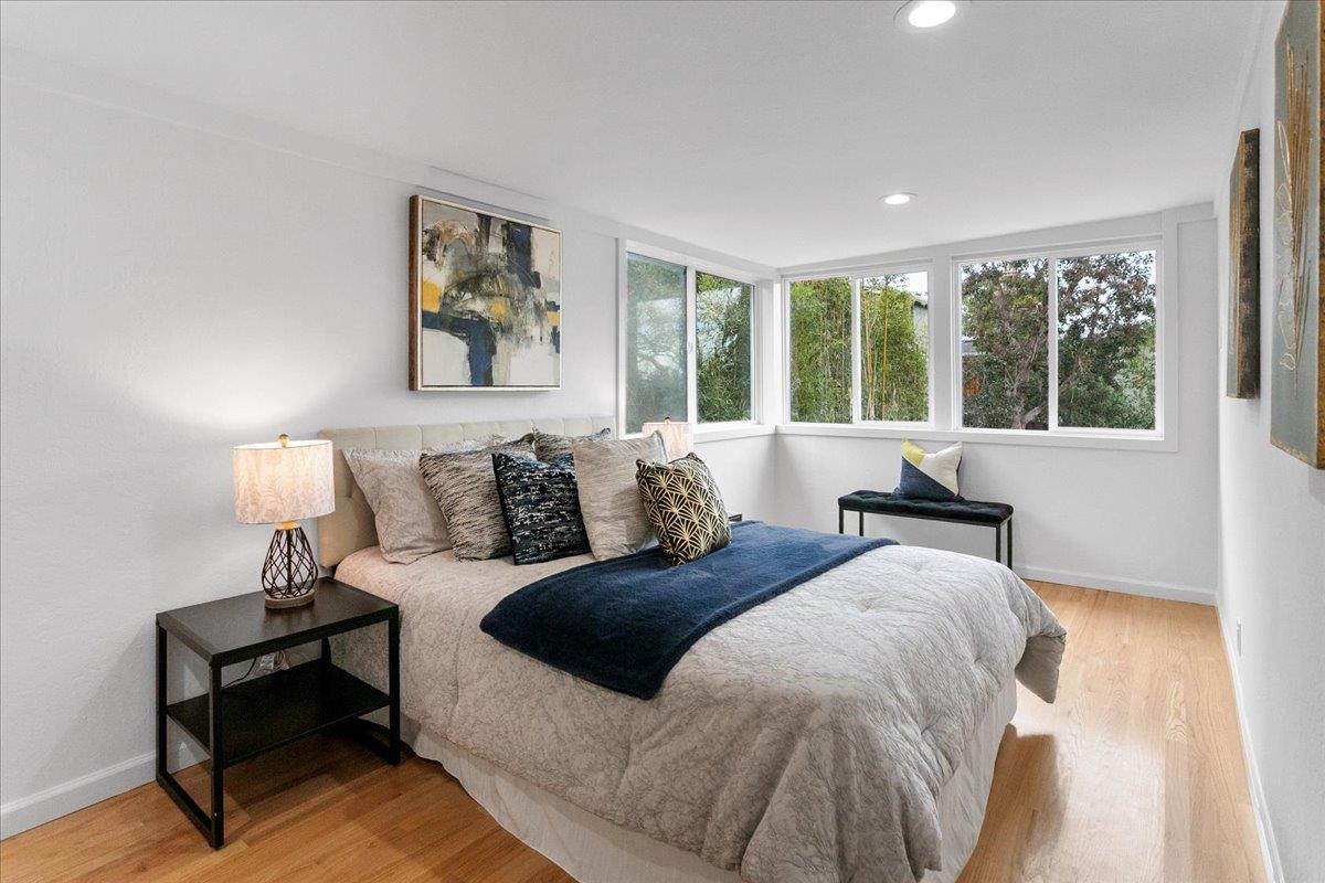 Detail Gallery Image 25 of 67 For 726 Hillcrest Dr, Redwood City,  CA 94062 - 4 Beds | 2/1 Baths