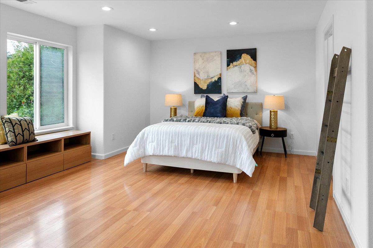 Detail Gallery Image 35 of 67 For 726 Hillcrest Dr, Redwood City,  CA 94062 - 4 Beds | 2/1 Baths