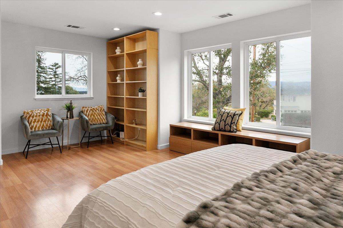 Detail Gallery Image 36 of 67 For 726 Hillcrest Dr, Redwood City,  CA 94062 - 4 Beds | 2/1 Baths