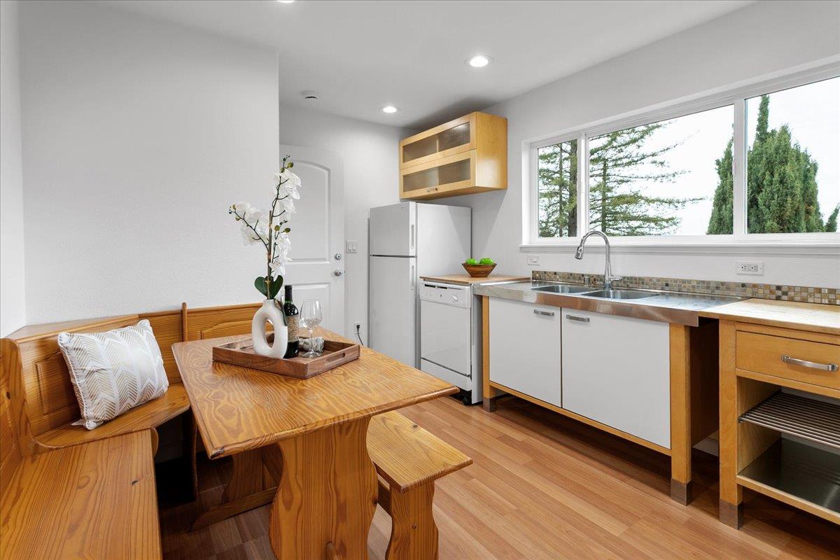 Detail Gallery Image 39 of 67 For 726 Hillcrest Dr, Redwood City,  CA 94062 - 4 Beds | 2/1 Baths