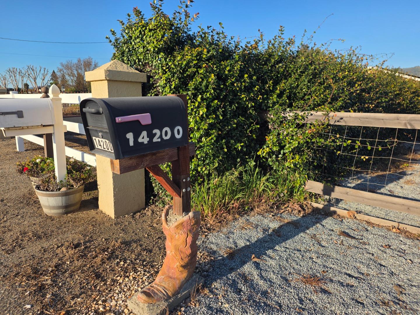 Detail Gallery Image 4 of 52 For 14200 Sycamore Ave, San Martin,  CA 95046 - 2 Beds | 1/1 Baths