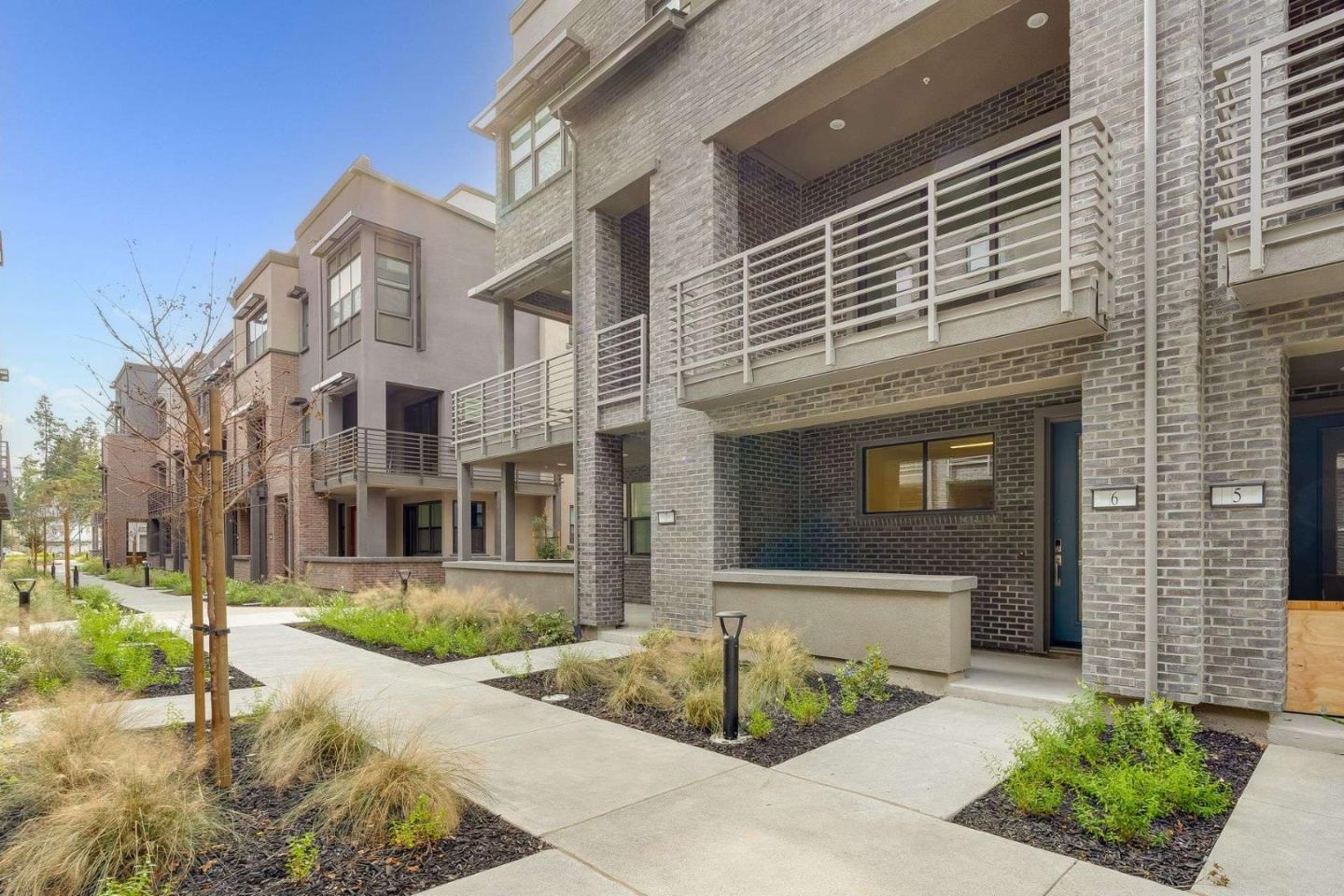 Front Image Thumbnail for ML82034882