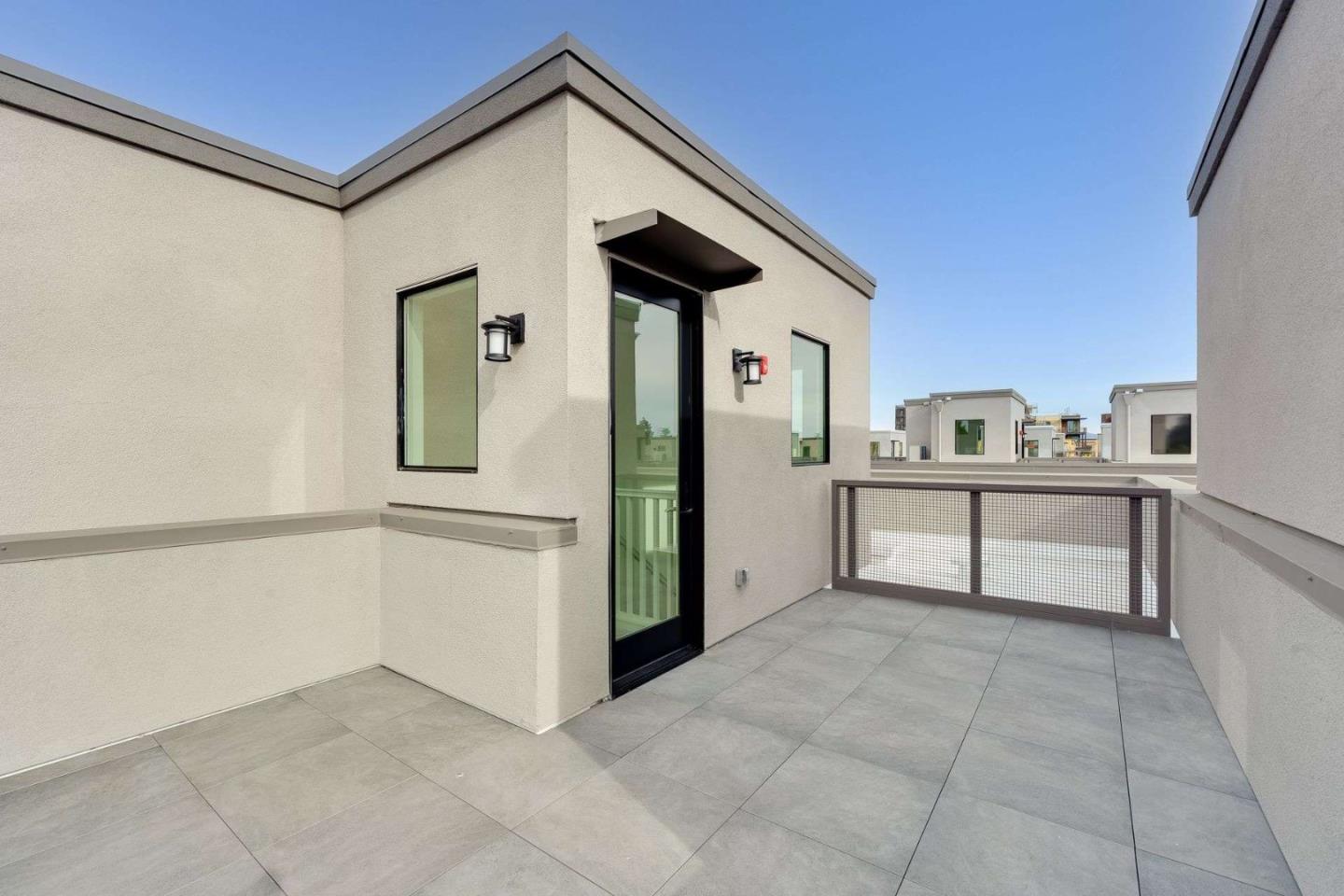 Detail Gallery Image 18 of 26 For 202 Stone Pine Ter #6,  Sunnyvale,  CA 94086 - 2 Beds | 2/1 Baths