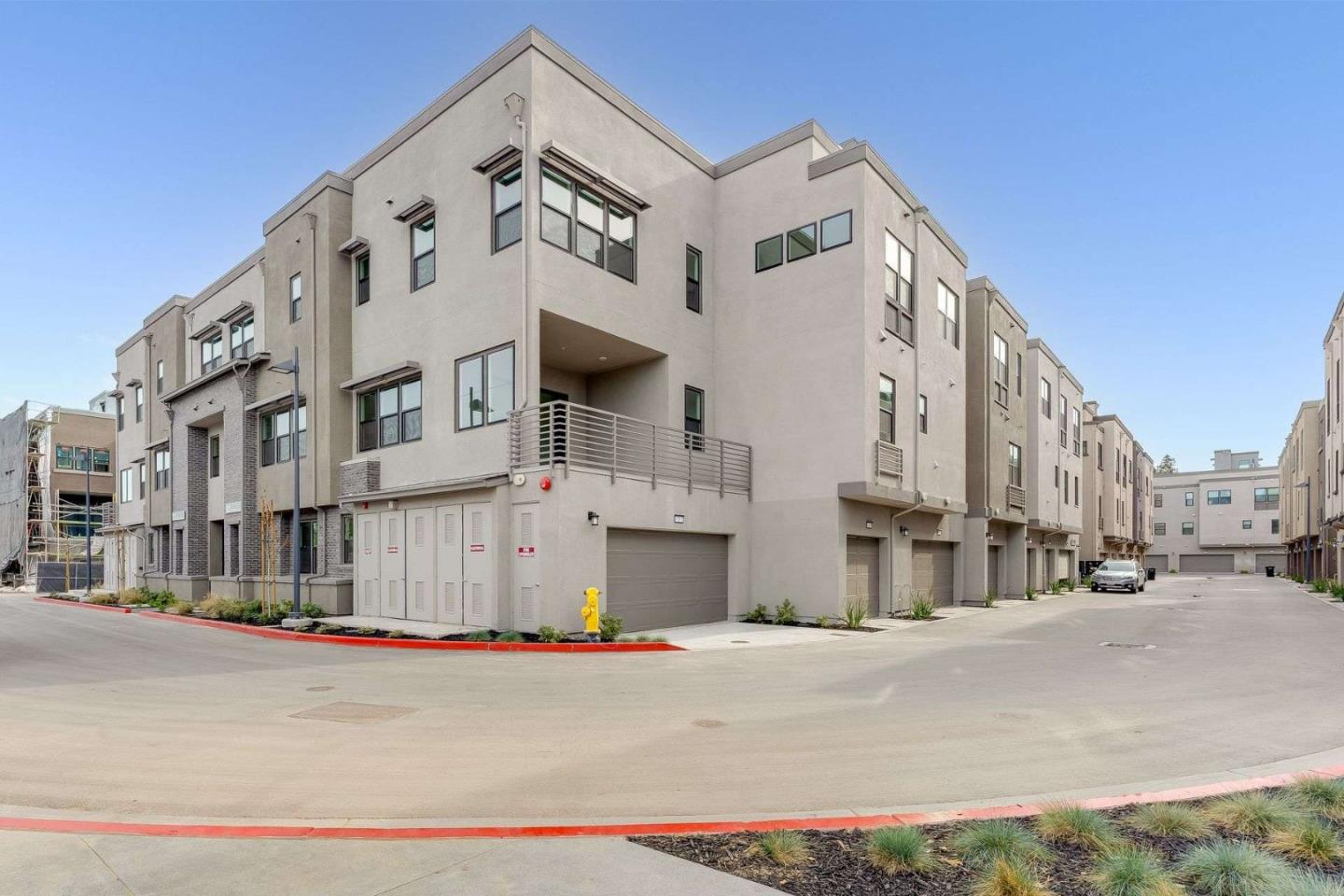 Detail Gallery Image 22 of 26 For 202 Stone Pine Ter #6,  Sunnyvale,  CA 94086 - 2 Beds | 2/1 Baths