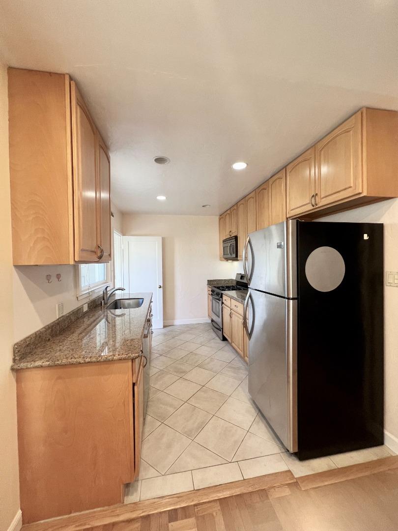 Detail Gallery Image 16 of 44 For 127 22nd Ave, San Mateo,  CA 94403 - 2 Beds | 1 Baths