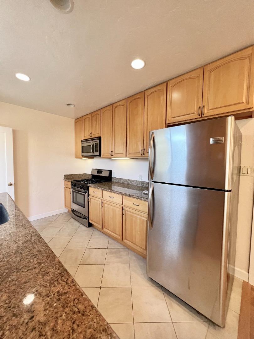 Detail Gallery Image 17 of 44 For 127 22nd Ave, San Mateo,  CA 94403 - 2 Beds | 1 Baths