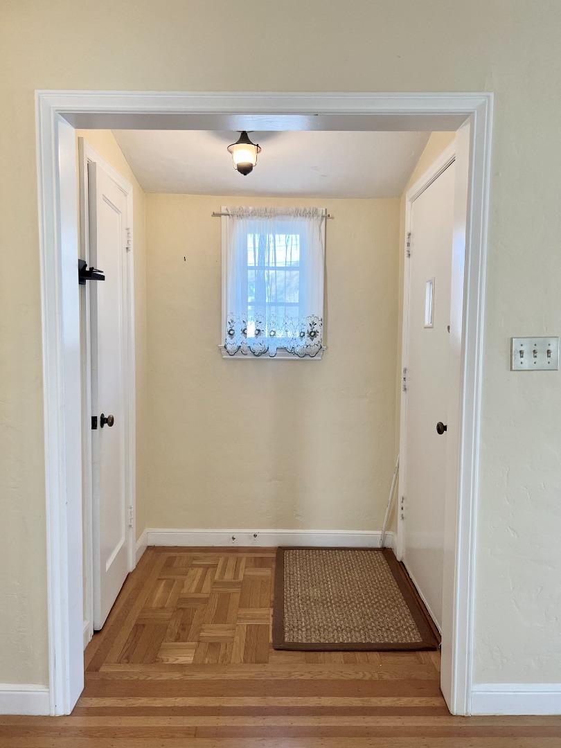 Detail Gallery Image 9 of 44 For 127 22nd Ave, San Mateo,  CA 94403 - 2 Beds | 1 Baths