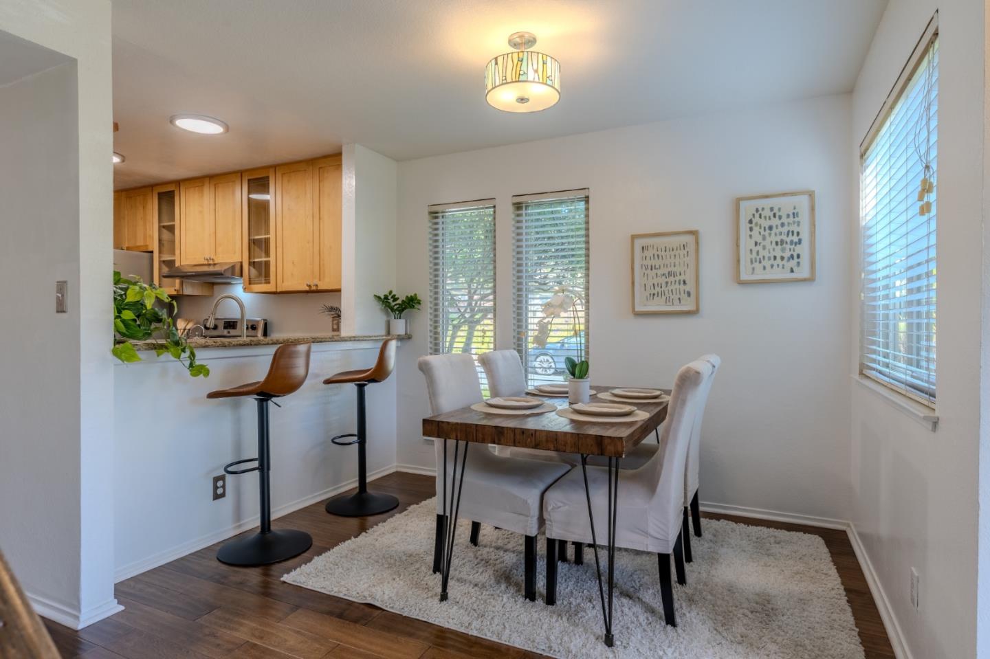 Detail Gallery Image 4 of 35 For 1039 Oddstad Blvd, Pacifica,  CA 94044 - 2 Beds | 1/1 Baths