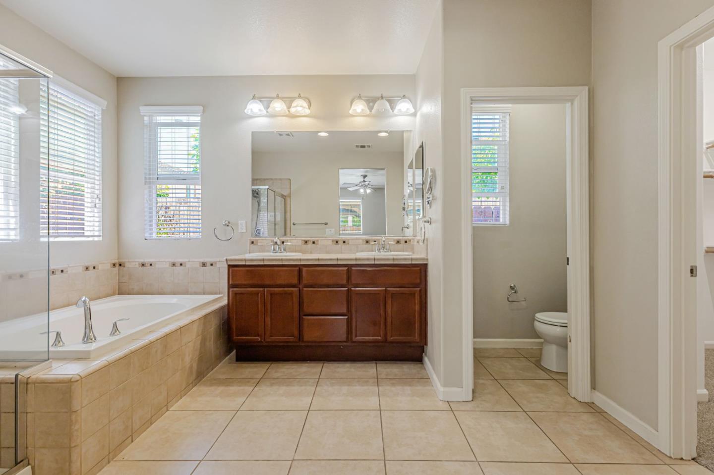 Detail Gallery Image 14 of 26 For 3760 Mirtoon Sea Ave, Sacramento,  CA 95834 - 4 Beds | 3 Baths