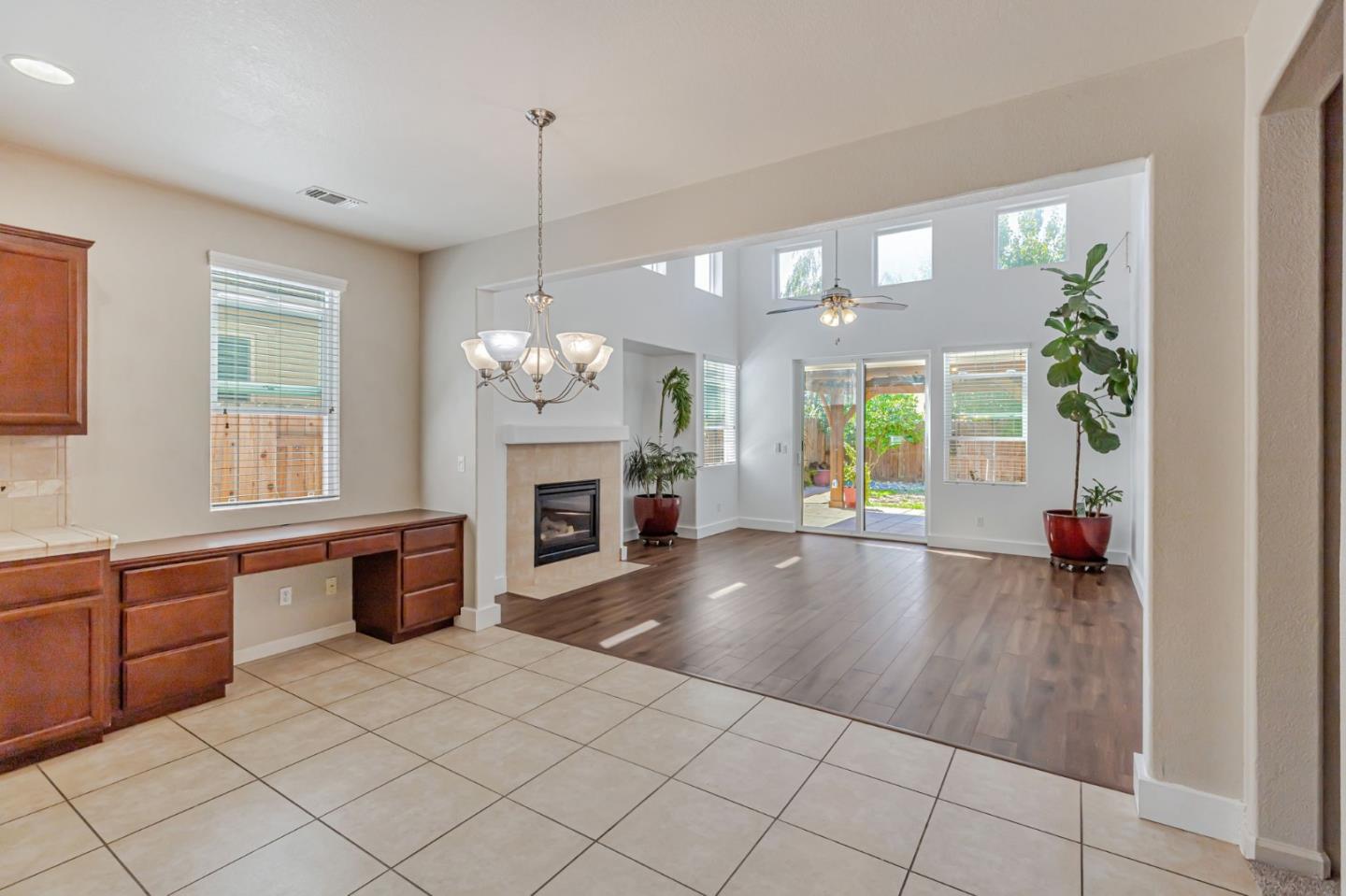 Detail Gallery Image 9 of 26 For 3760 Mirtoon Sea Ave, Sacramento,  CA 95834 - 4 Beds | 3 Baths