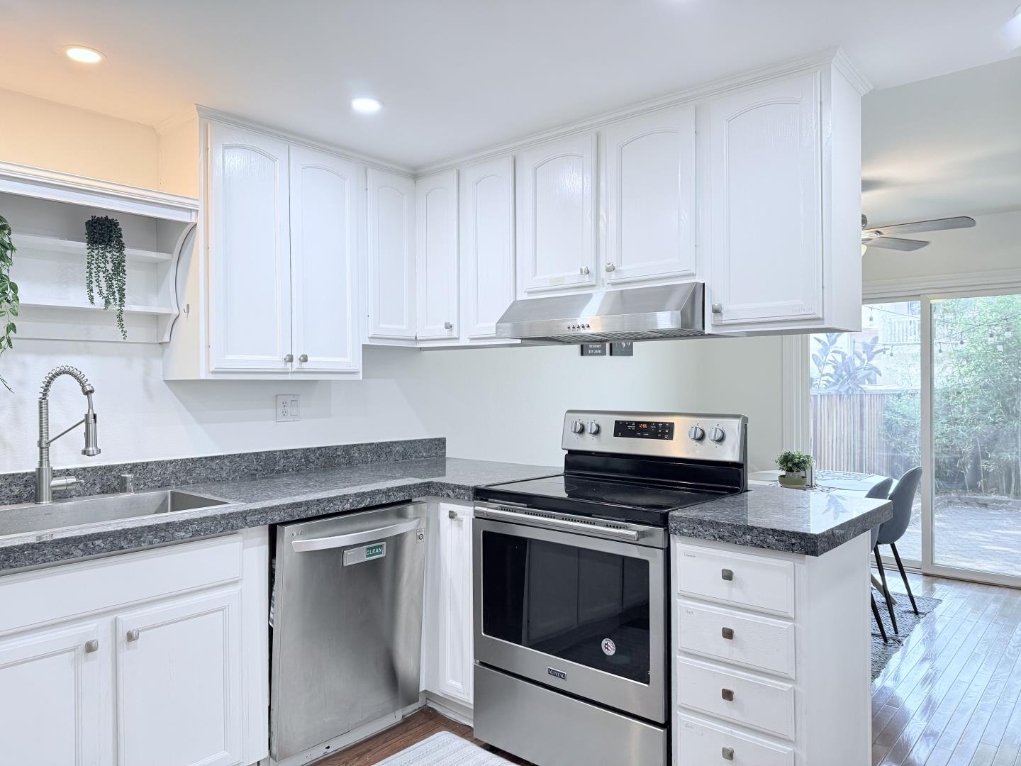 Detail Gallery Image 6 of 35 For 130 Baroni Ave #29,  San Jose,  CA 95136 - 2 Beds | 2/1 Baths