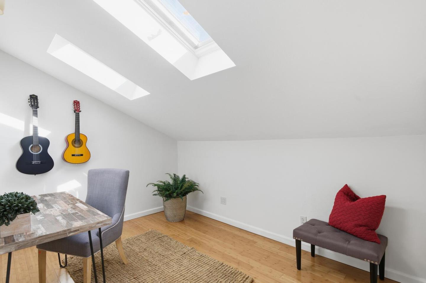 Detail Gallery Image 18 of 26 For 4650 Corrida Cir, San Jose,  CA 95129 - 2 Beds | 2 Baths