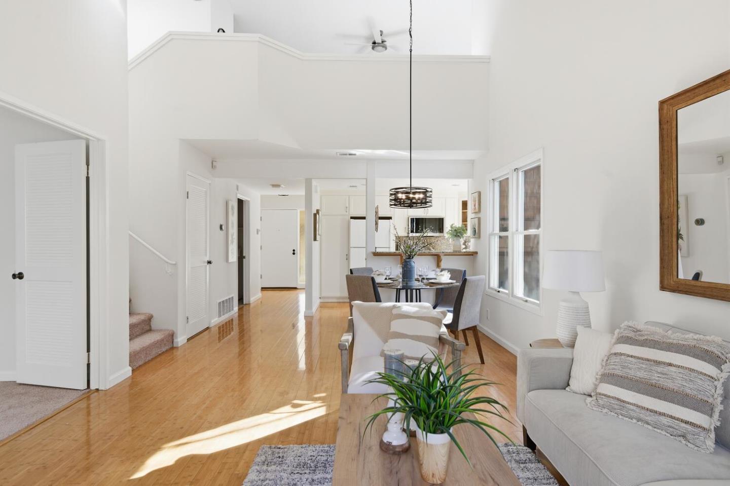 Detail Gallery Image 8 of 26 For 4650 Corrida Cir, San Jose,  CA 95129 - 2 Beds | 2 Baths