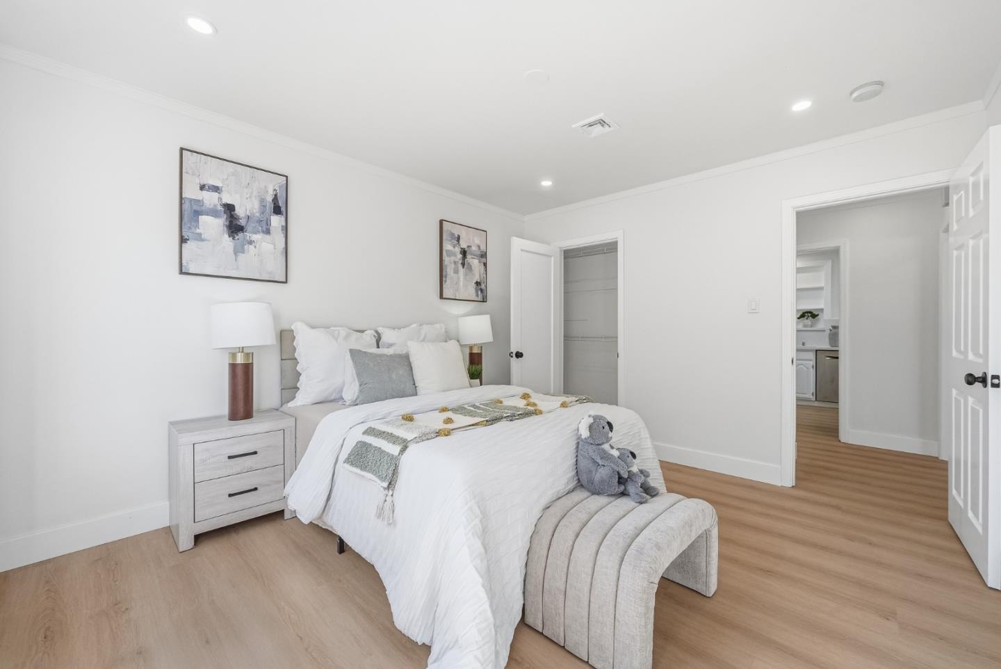 Detail Gallery Image 10 of 40 For 1220 Irwin St, Belmont,  CA 94002 - 3 Beds | 1/1 Baths