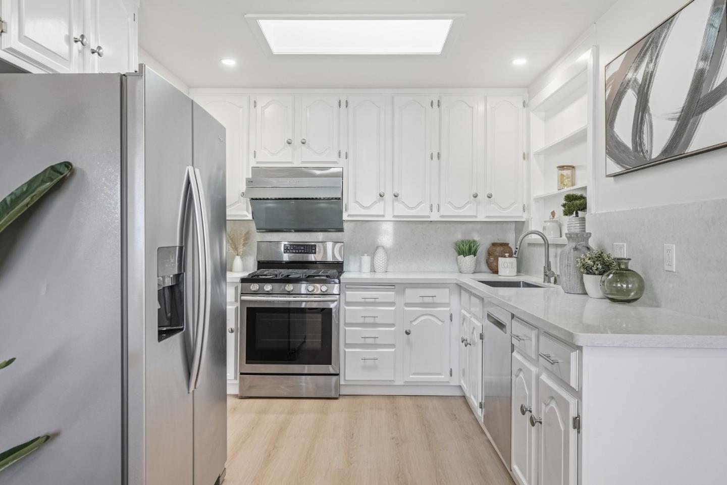 Detail Gallery Image 24 of 40 For 1220 Irwin St, Belmont,  CA 94002 - 3 Beds | 1/1 Baths