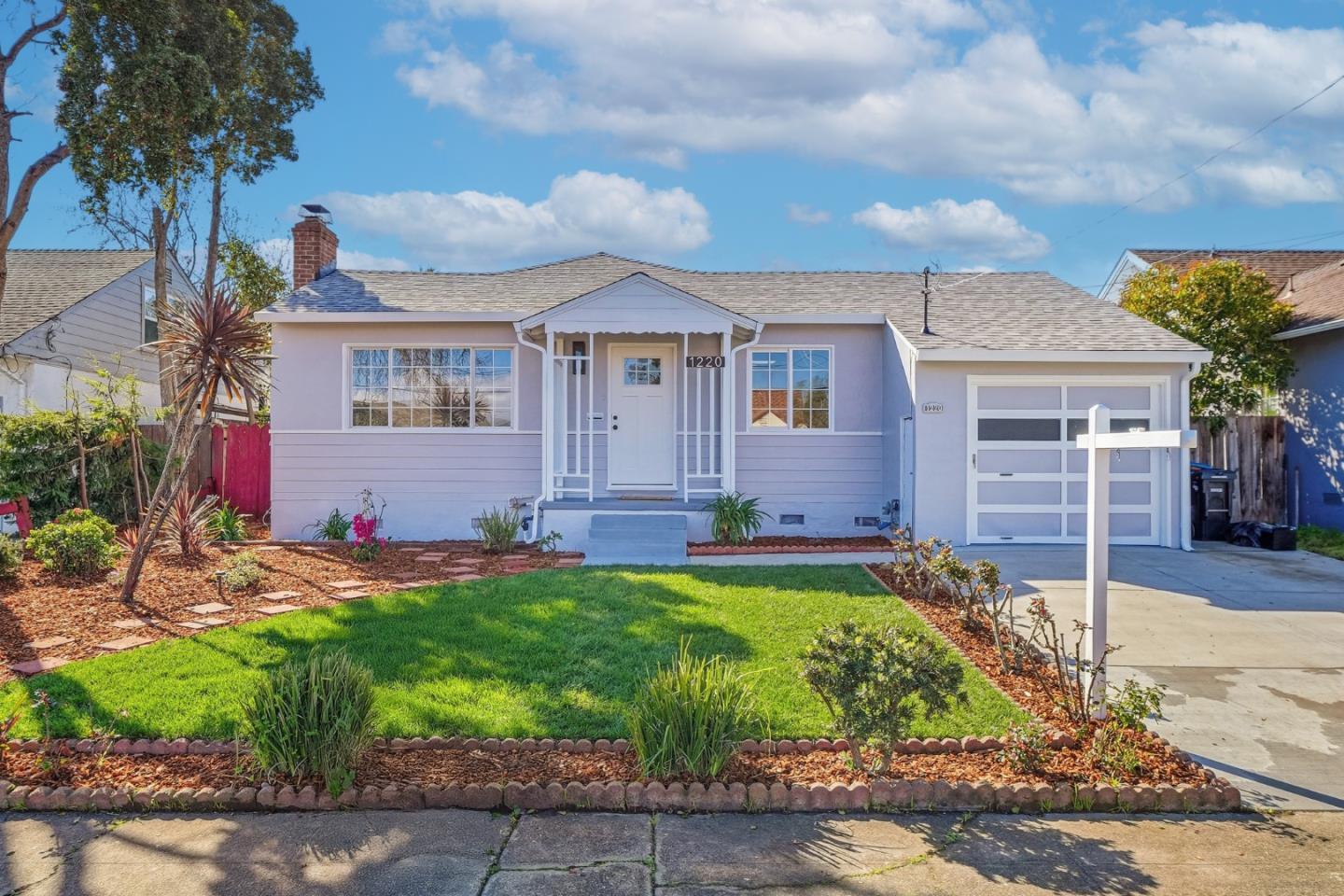 Detail Gallery Image 3 of 40 For 1220 Irwin St, Belmont,  CA 94002 - 3 Beds | 1/1 Baths