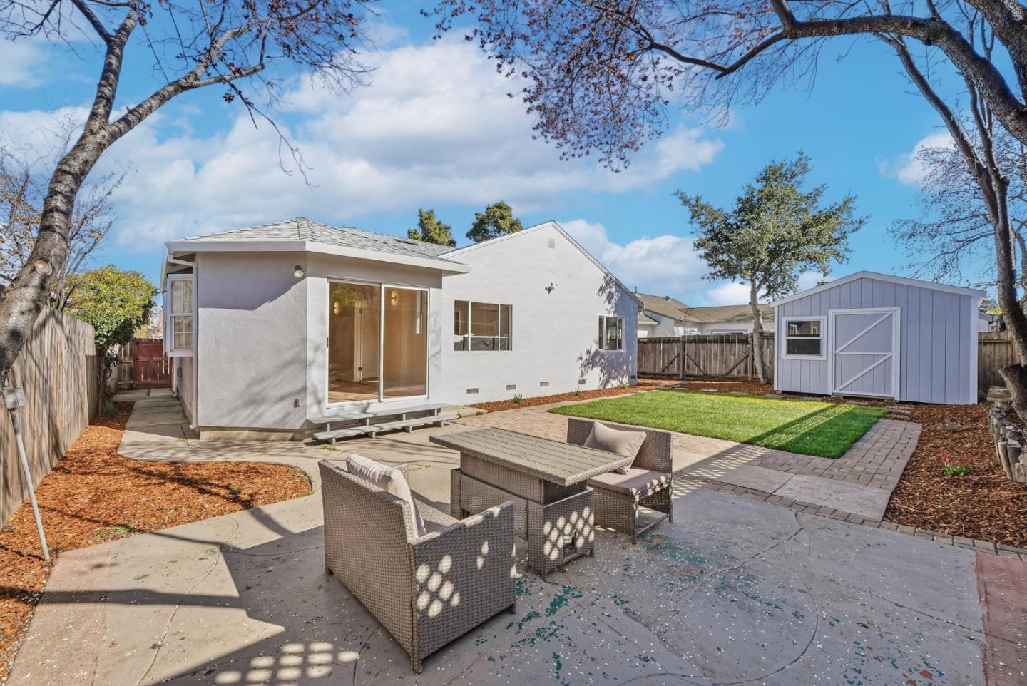 Detail Gallery Image 34 of 40 For 1220 Irwin St, Belmont,  CA 94002 - 3 Beds | 1/1 Baths