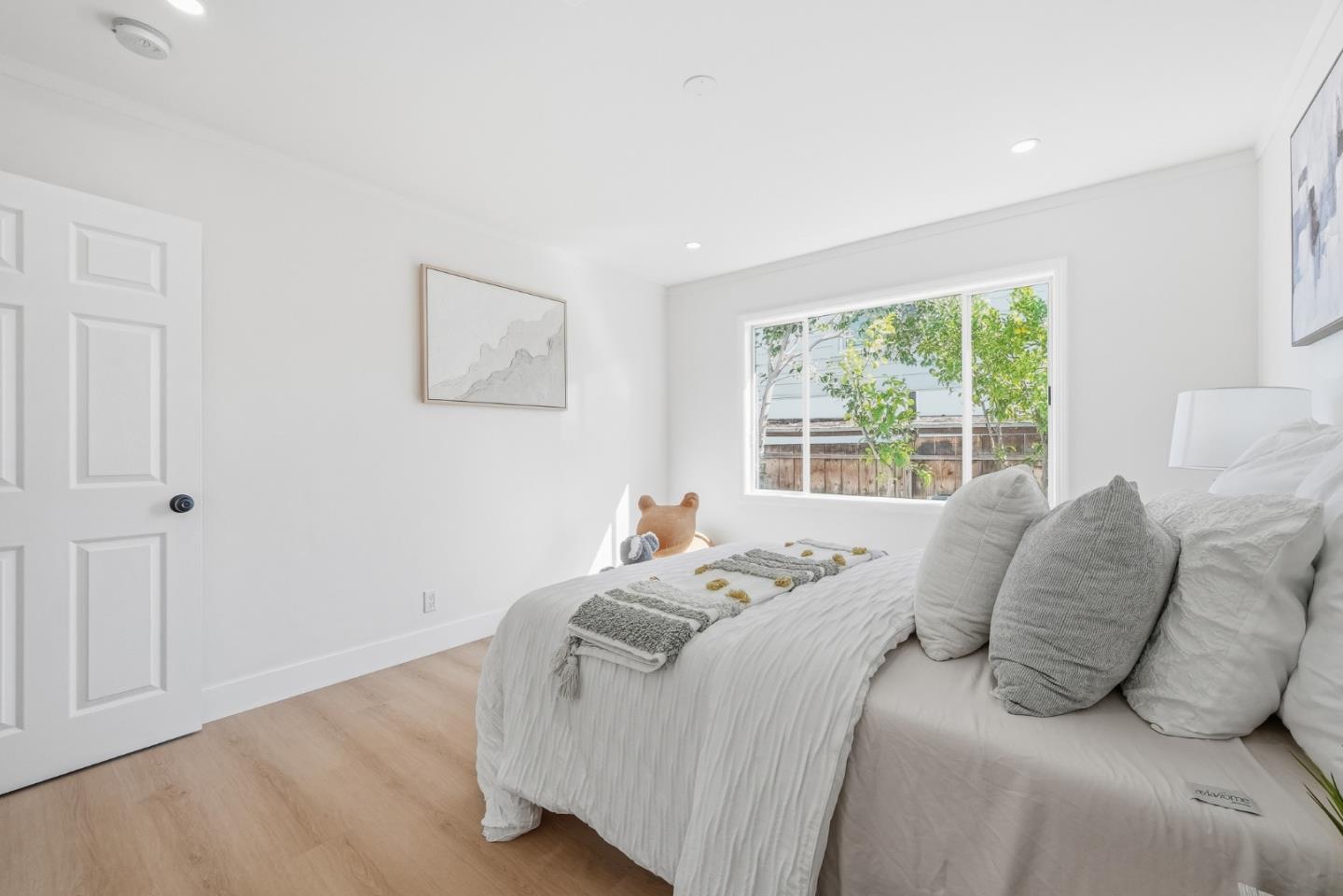 Detail Gallery Image 9 of 40 For 1220 Irwin St, Belmont,  CA 94002 - 3 Beds | 1/1 Baths