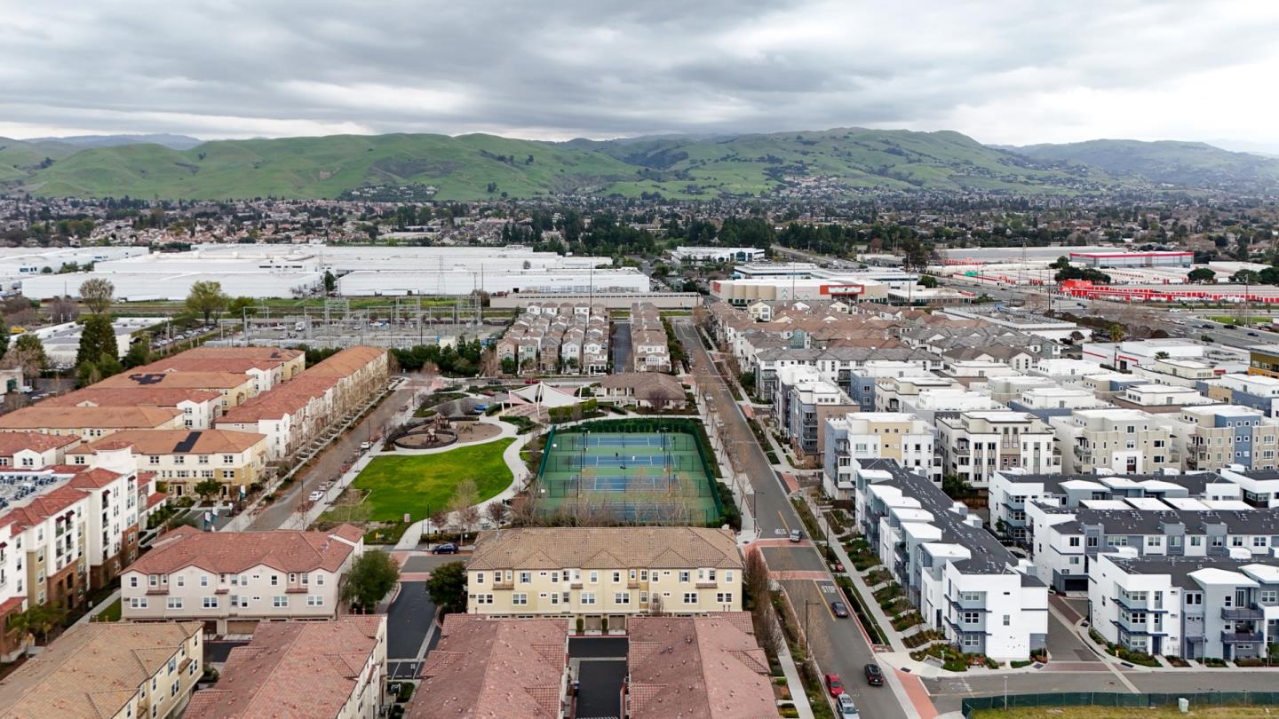 Detail Gallery Image 36 of 47 For 1365 Merry Loop, Milpitas,  CA 95035 - 3 Beds | 3/1 Baths