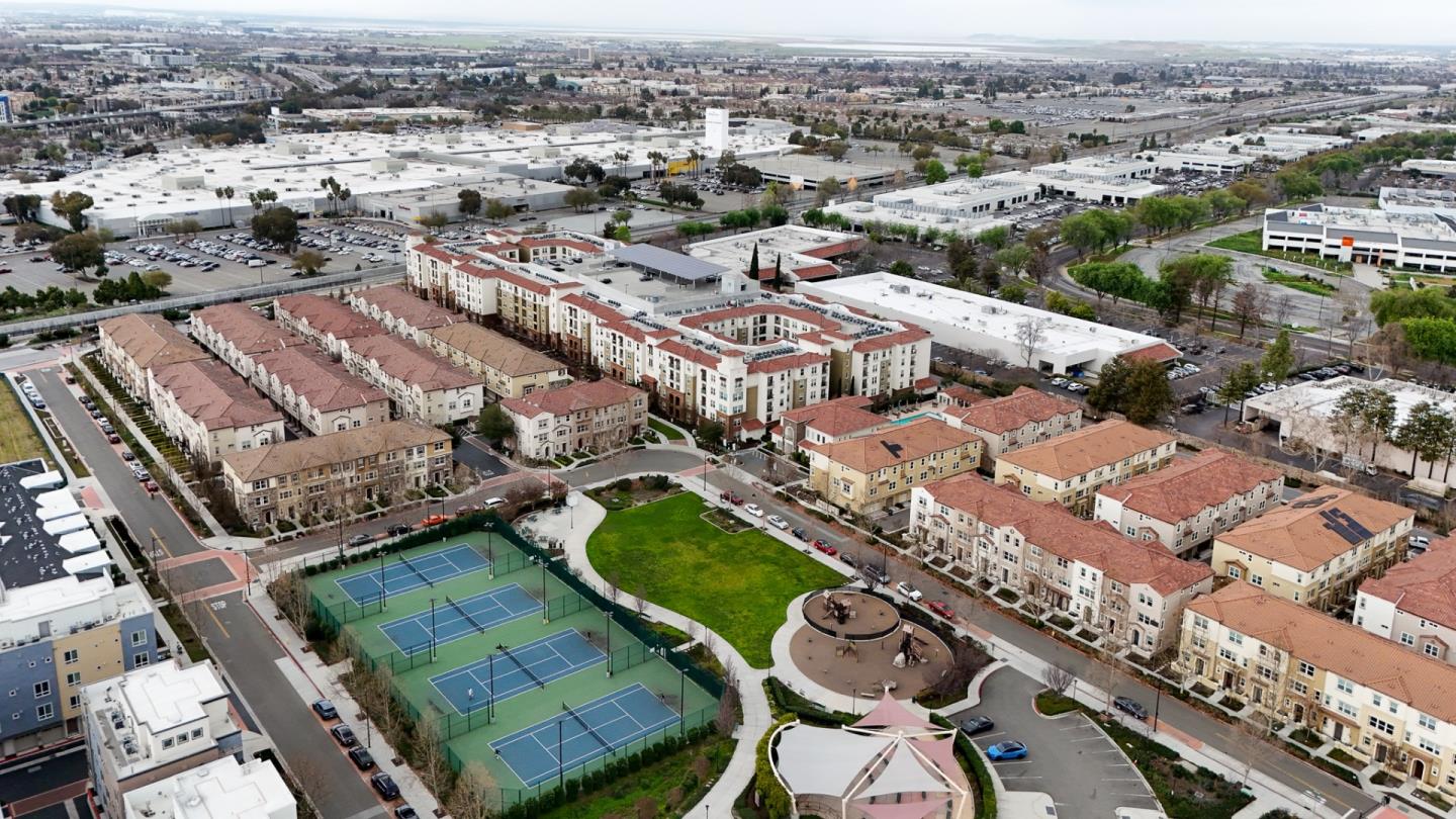 Detail Gallery Image 38 of 47 For 1365 Merry Loop, Milpitas,  CA 95035 - 3 Beds | 3/1 Baths