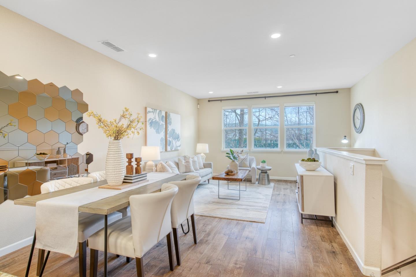 Detail Gallery Image 4 of 47 For 1365 Merry Loop, Milpitas,  CA 95035 - 3 Beds | 3/1 Baths