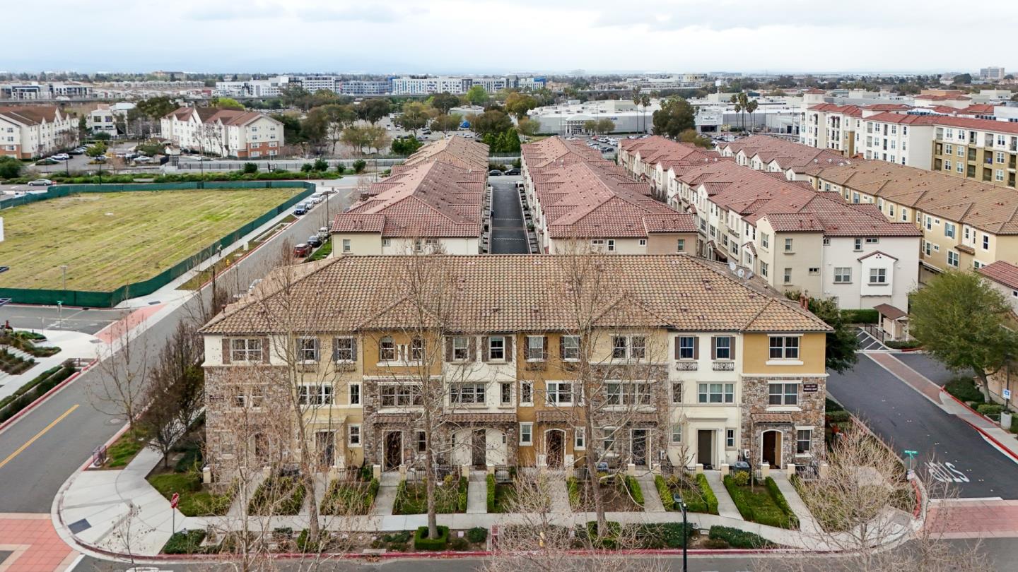 Detail Gallery Image 41 of 47 For 1365 Merry Loop, Milpitas,  CA 95035 - 3 Beds | 3/1 Baths