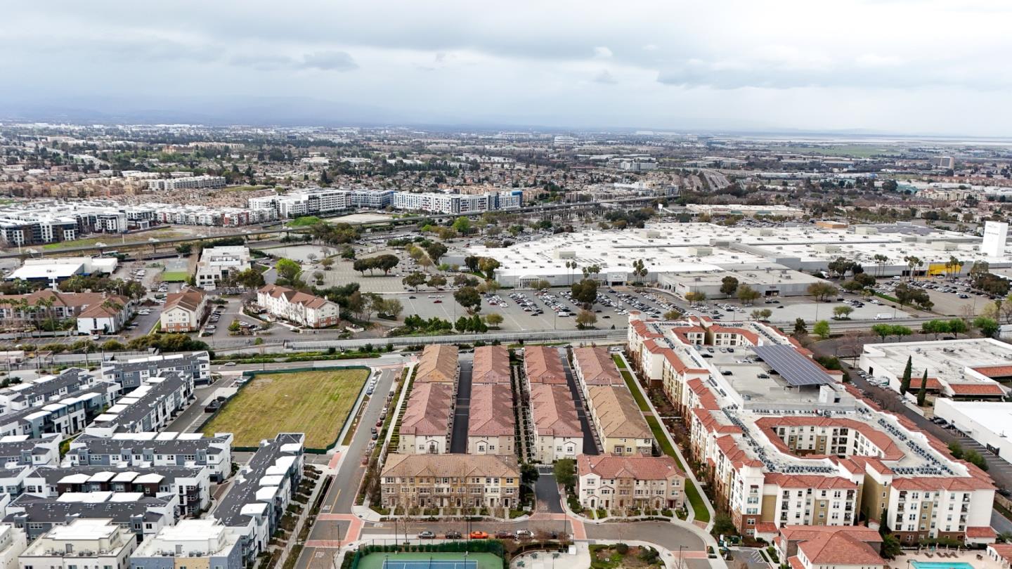 Detail Gallery Image 43 of 47 For 1365 Merry Loop, Milpitas,  CA 95035 - 3 Beds | 3/1 Baths