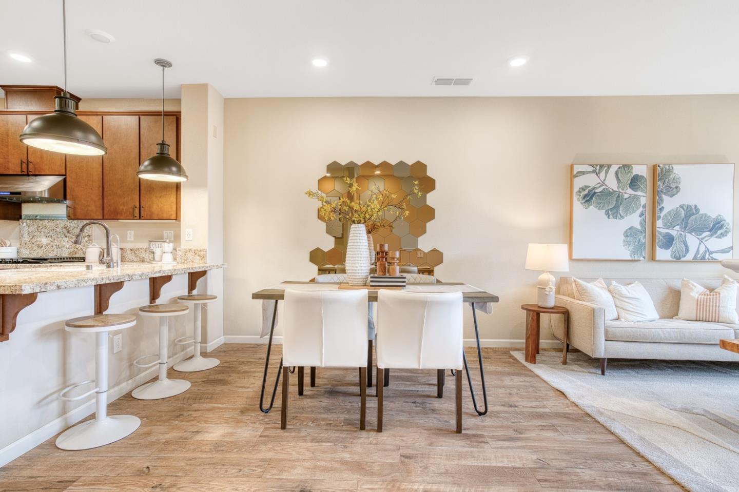 Detail Gallery Image 5 of 47 For 1365 Merry Loop, Milpitas,  CA 95035 - 3 Beds | 3/1 Baths