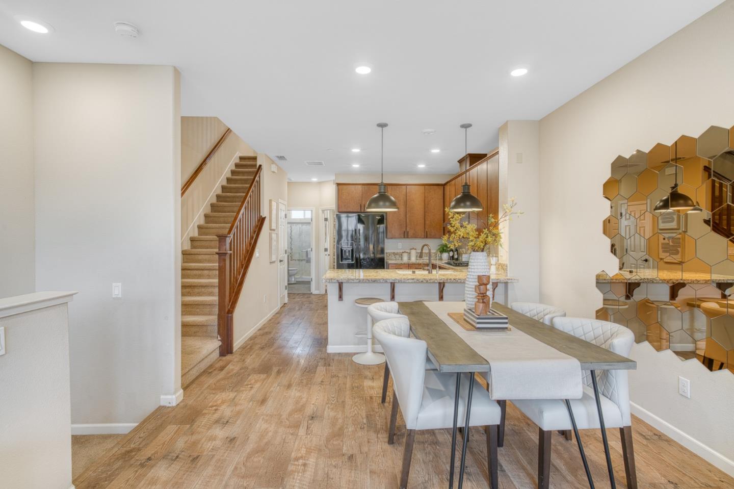 Detail Gallery Image 9 of 47 For 1365 Merry Loop, Milpitas,  CA 95035 - 3 Beds | 3/1 Baths