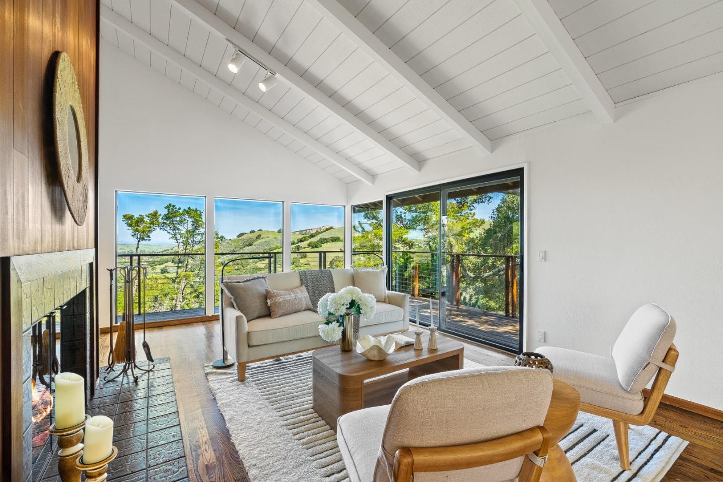 Detail Gallery Image 11 of 50 For 17 Calera Canyon Rd, Corral De Tierra,  CA 93908 - 5 Beds | 2/1 Baths