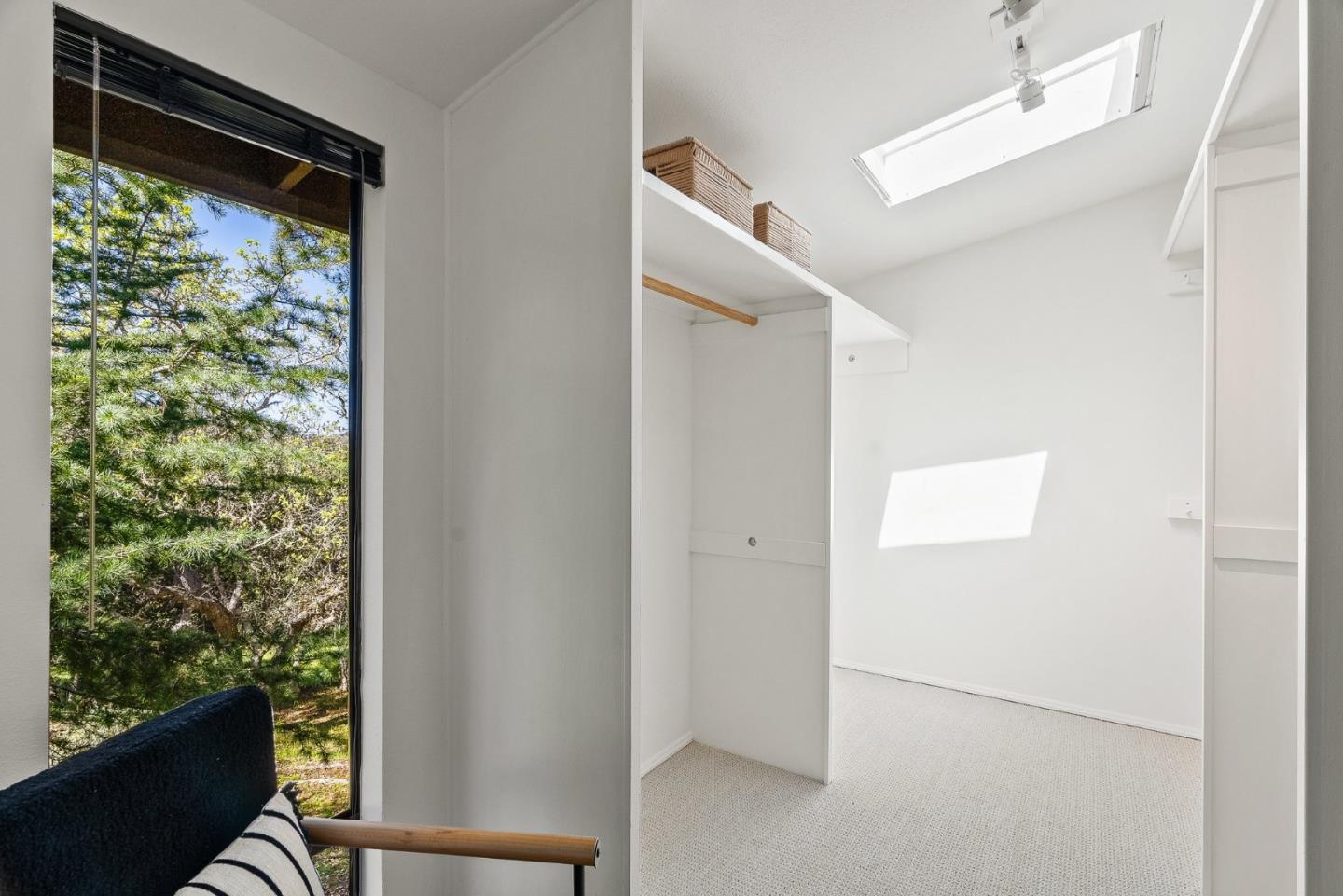 Detail Gallery Image 15 of 50 For 17 Calera Canyon Rd, Corral De Tierra,  CA 93908 - 5 Beds | 2/1 Baths