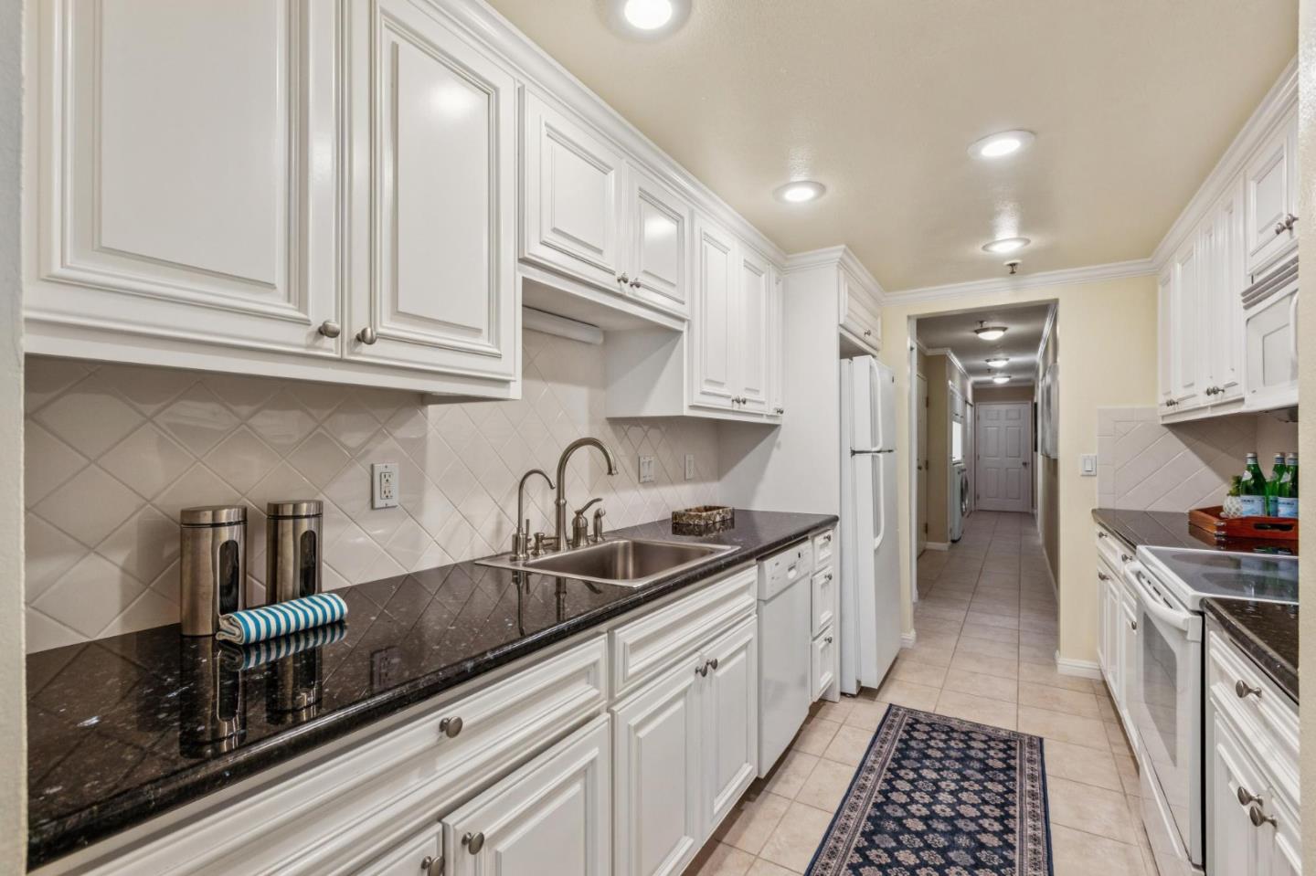 Detail Gallery Image 9 of 20 For 1115 Continentals Way #203,  Belmont,  CA 94002 - 2 Beds | 2 Baths