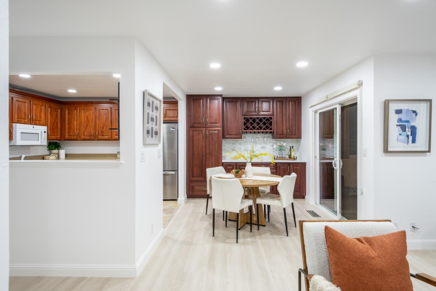 Detail Gallery Image 11 of 53 For 4844 Lakebird Pl, San Jose,  CA 95124 - 2 Beds | 2 Baths