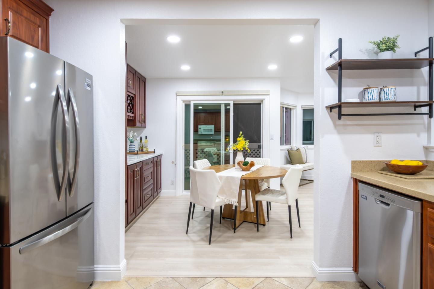 Detail Gallery Image 9 of 53 For 4844 Lakebird Pl, San Jose,  CA 95124 - 2 Beds | 2 Baths