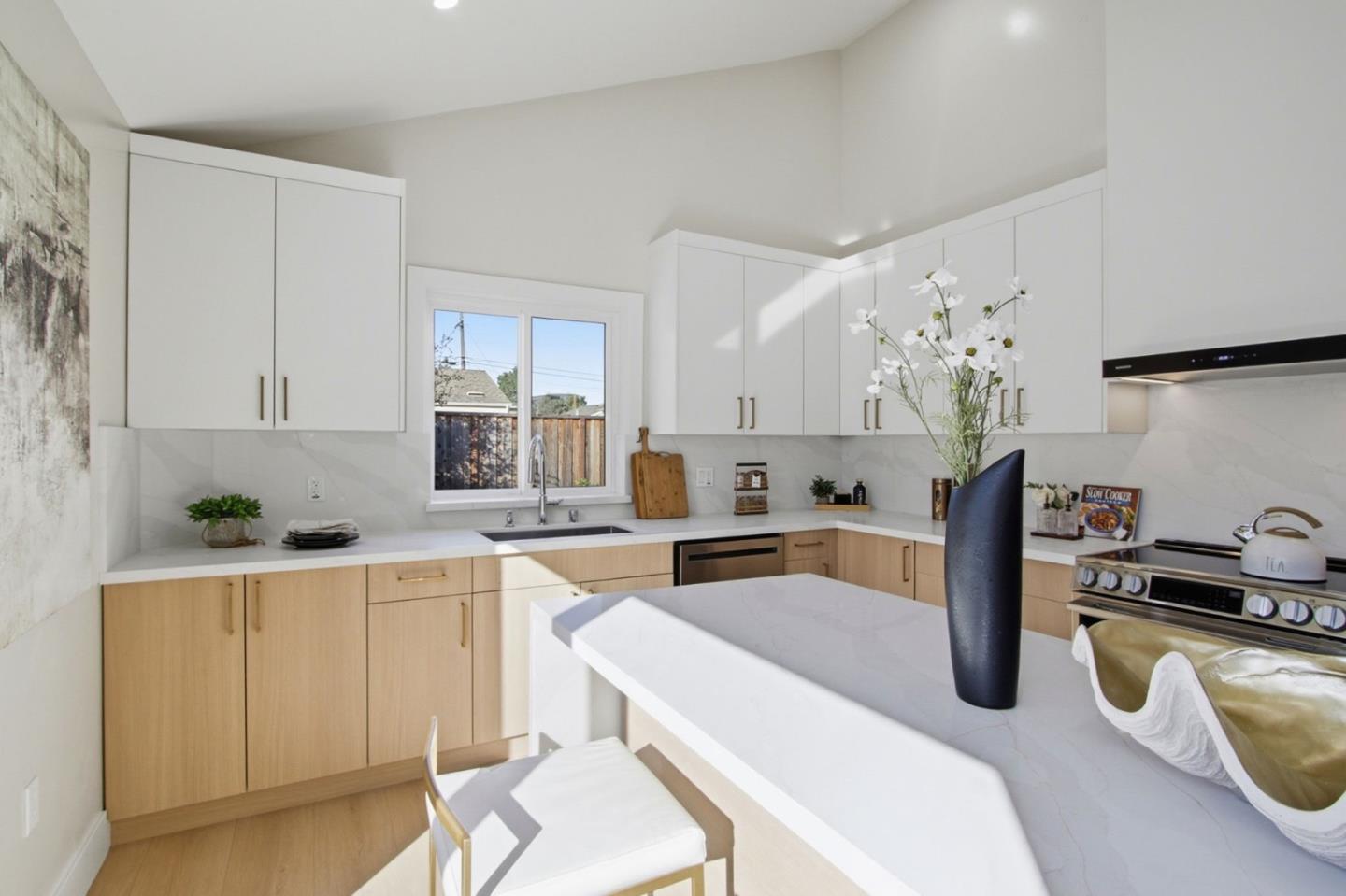 Detail Gallery Image 32 of 36 For 793 Sherman Oaks Dr, San Jose,  CA 95128 - 4 Beds | 3 Baths