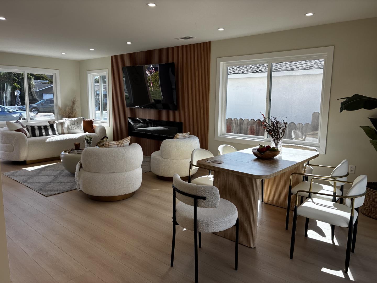 Detail Gallery Image 4 of 23 For 793 Sherman Oaks Dr, San Jose,  CA 95128 - 4 Beds | 3 Baths