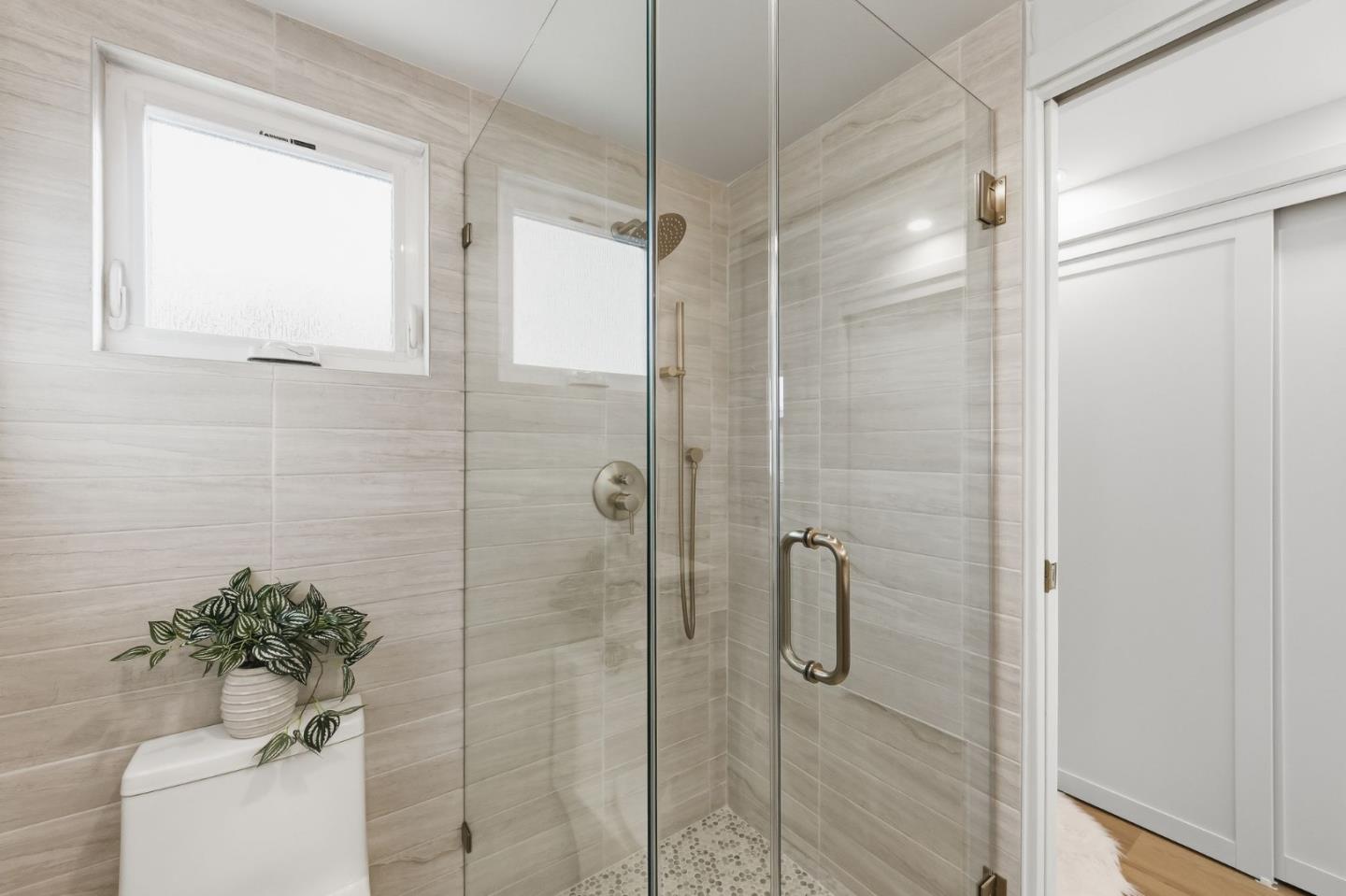 Detail Gallery Image 12 of 24 For 1245 Manzano Way, Sunnyvale,  CA 94089 - 3 Beds | 2 Baths