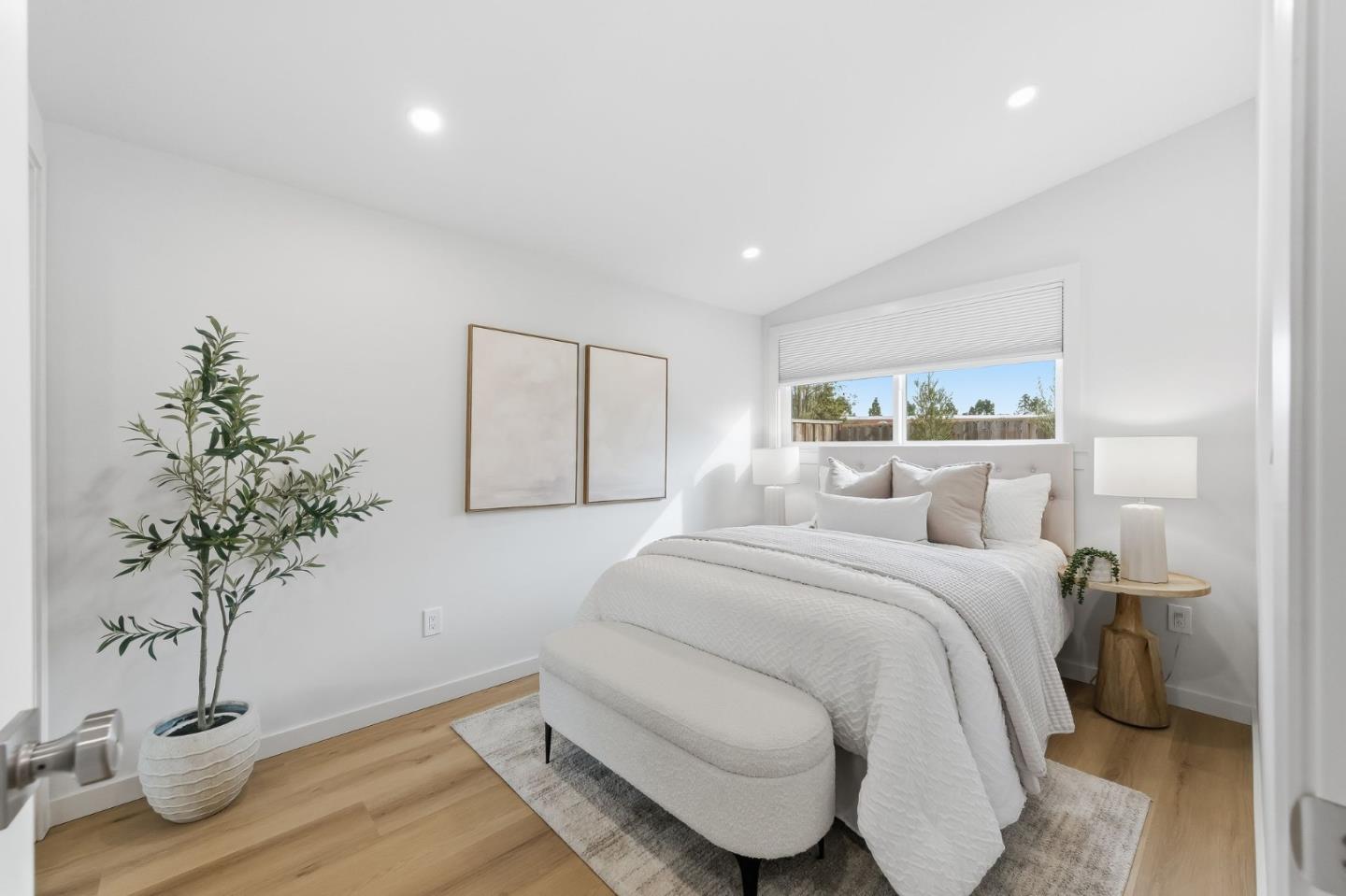 Detail Gallery Image 13 of 24 For 1245 Manzano Way, Sunnyvale,  CA 94089 - 3 Beds | 2 Baths