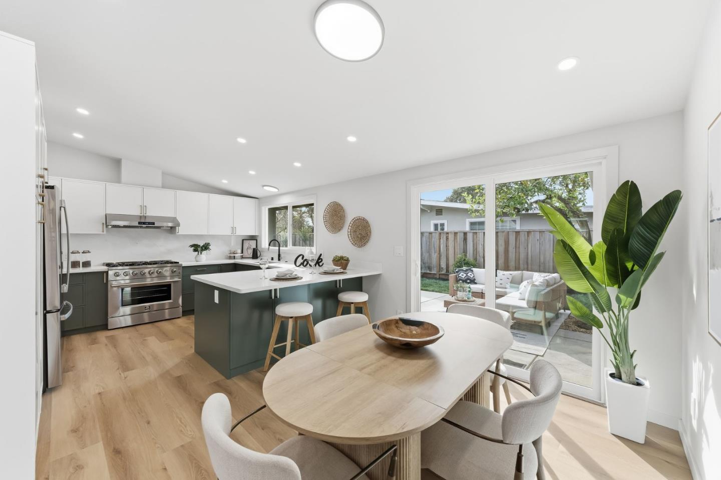 Detail Gallery Image 3 of 24 For 1245 Manzano Way, Sunnyvale,  CA 94089 - 3 Beds | 2 Baths