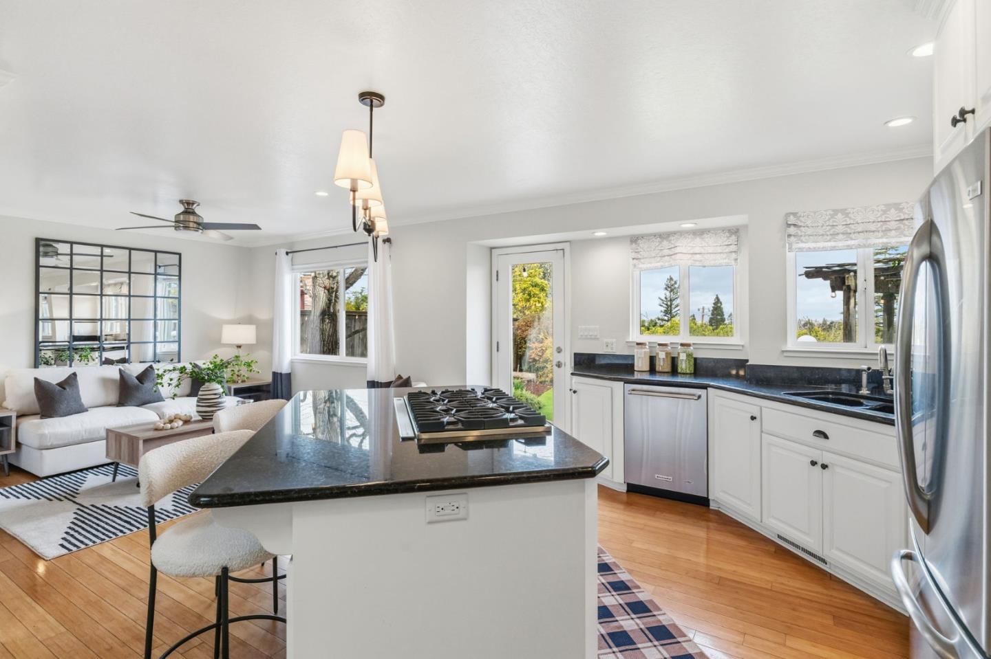 Detail Gallery Image 15 of 50 For 2780 Bromley Dr, San Carlos,  CA 94070 - 5 Beds | 3 Baths