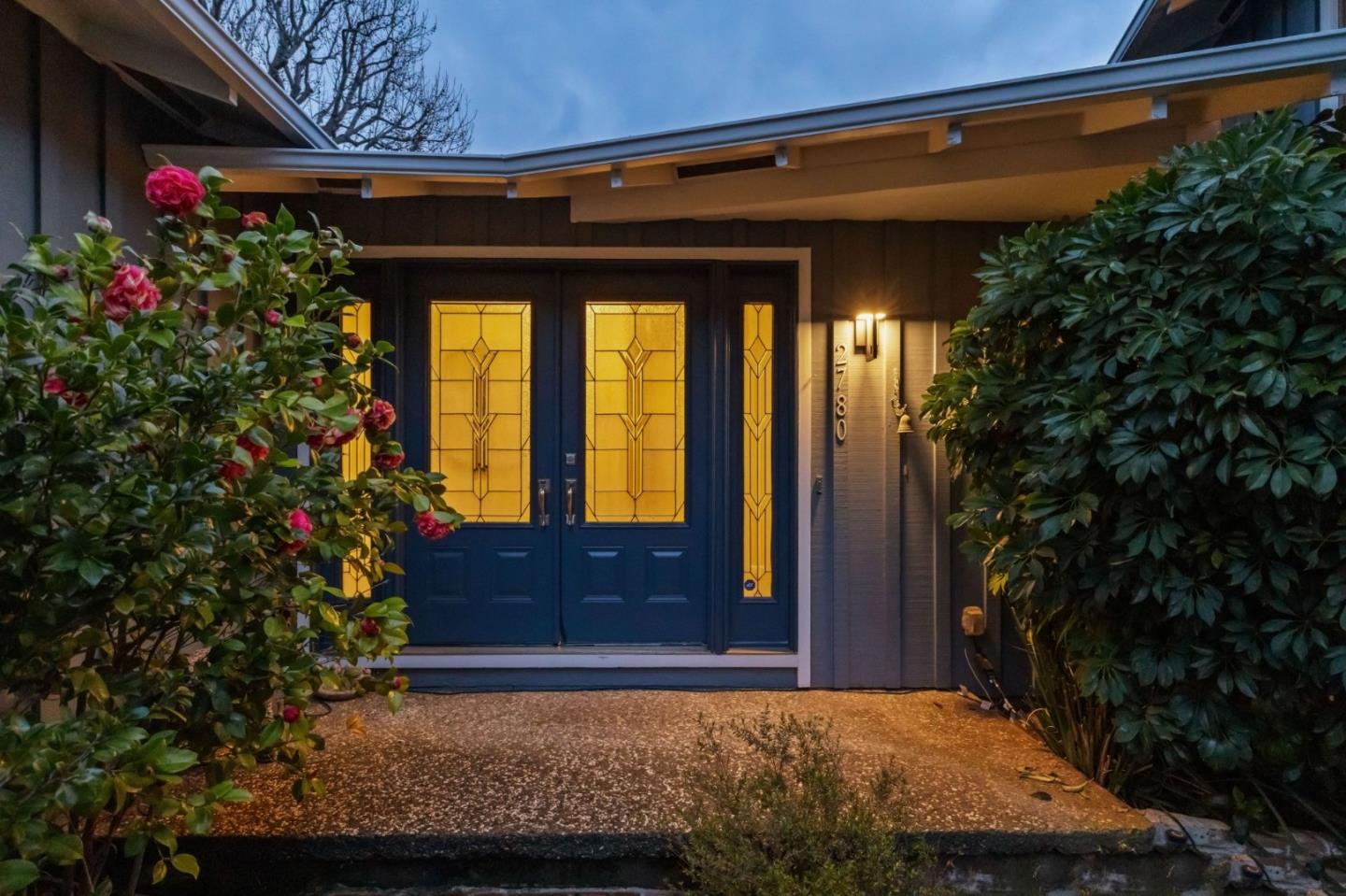 Detail Gallery Image 3 of 50 For 2780 Bromley Dr, San Carlos,  CA 94070 - 5 Beds | 3 Baths